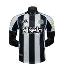 Camisola Newcastle United Home 2024/2025 Versão Jogador - Branca e Preta